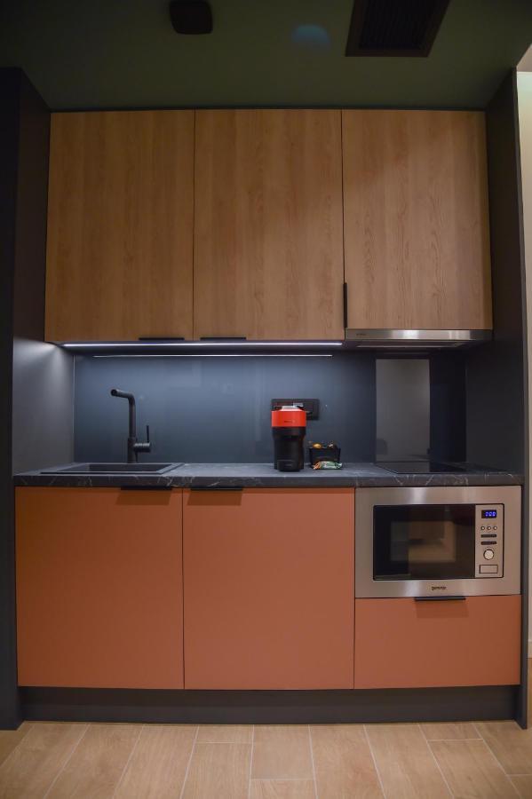 Zalo Urban Living Spaces อิโออันนินา ภายนอก รูปภาพ