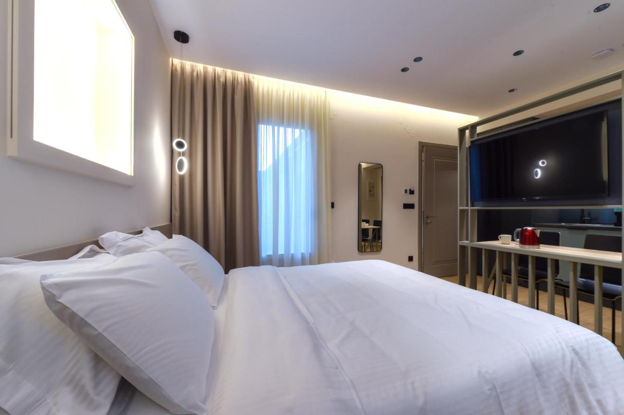 Zalo Urban Living Spaces อิโออันนินา ภายนอก รูปภาพ