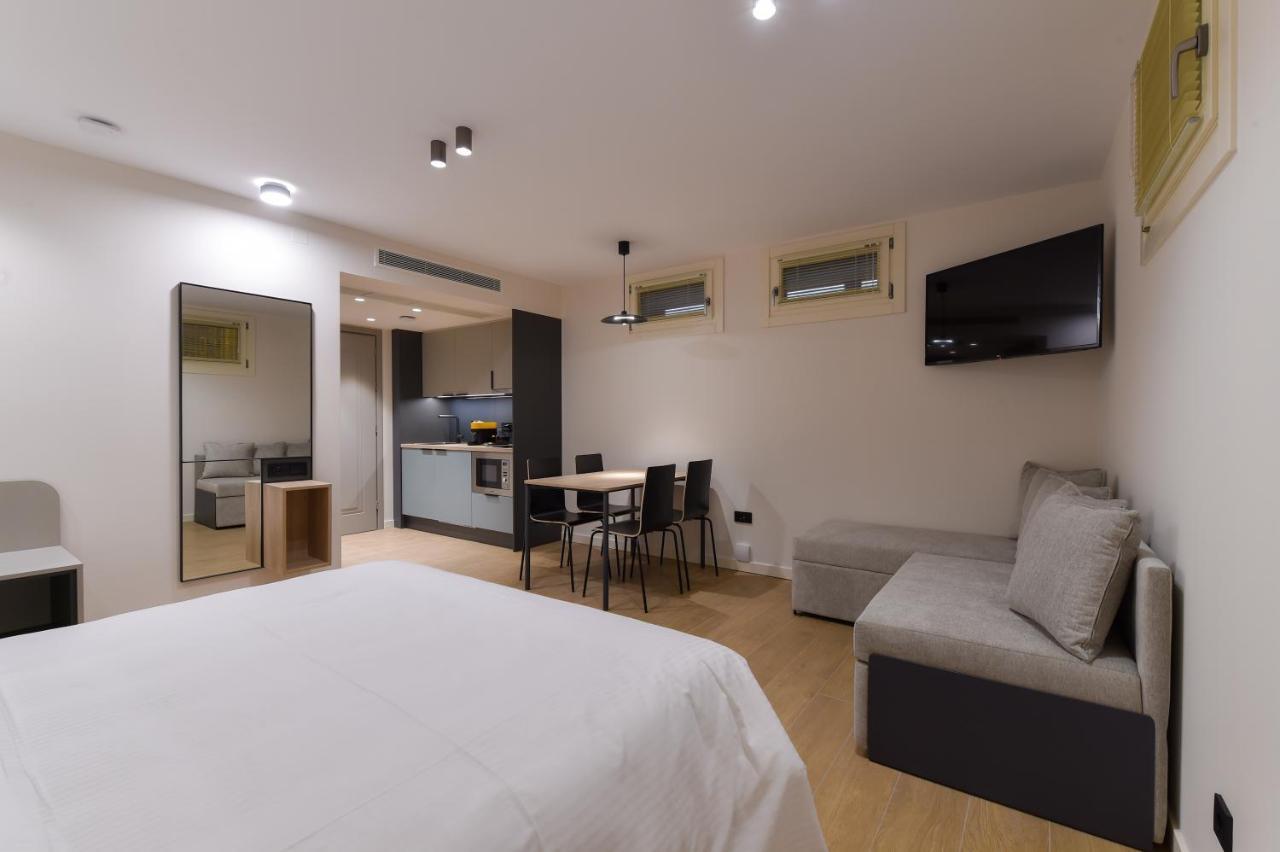 Zalo Urban Living Spaces อิโออันนินา ภายนอก รูปภาพ